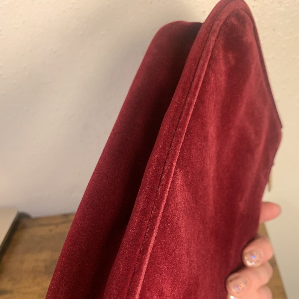 Velvet Gucci Beauty Limited Edition Makeup Bag - Picture 8 of 10